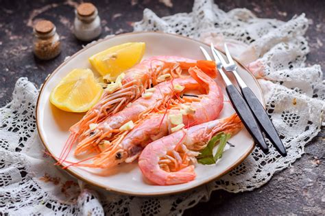 Жареные королевские креветки с чесноком - пошаговый рецепт с фото на ...