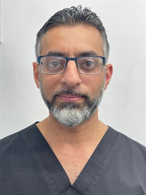 dr zain ikram omnia dental care