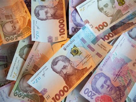 Гривна снова подешевела к евро / ГОРДОН