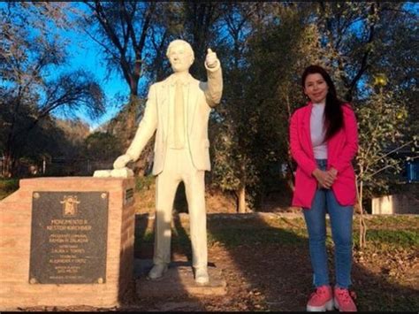 Una intendenta electa de Córdoba sacará una estatua de Néstor Kirchner