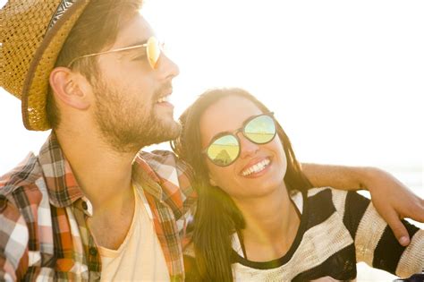 Candid Girls: 3 Things You Need to Know Before You Date One - 3notfgb