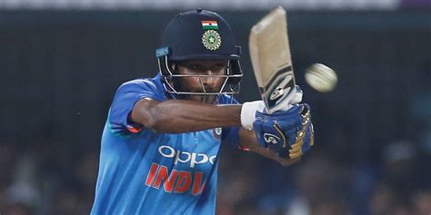 India vs Australia: Why Hardik Pandya batting at No 4 complicates ...