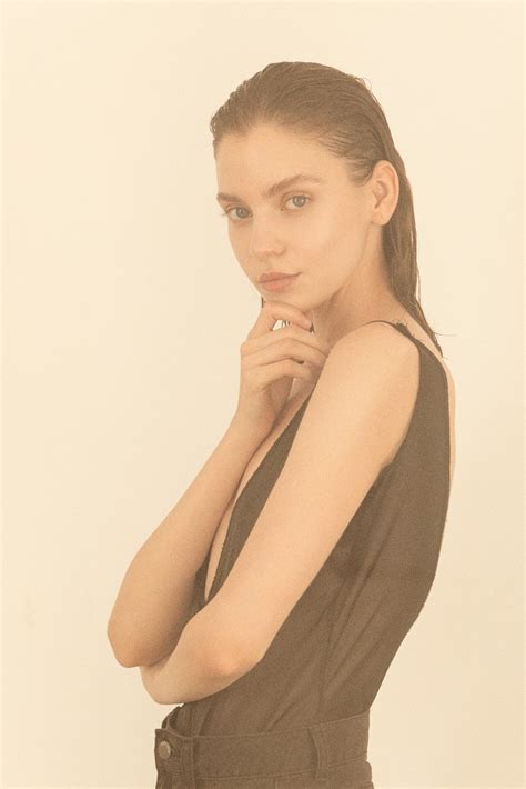 Polina R - VProject