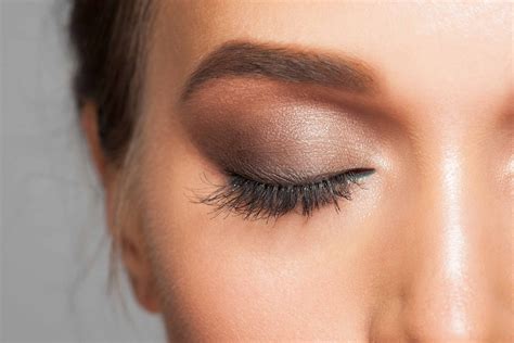 How to: Smoky eye - Metropol