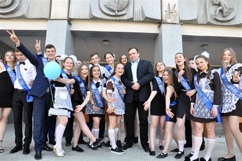 У полтавських школах пролунав останній дзвоник (фото) / Фото / Полтавщина