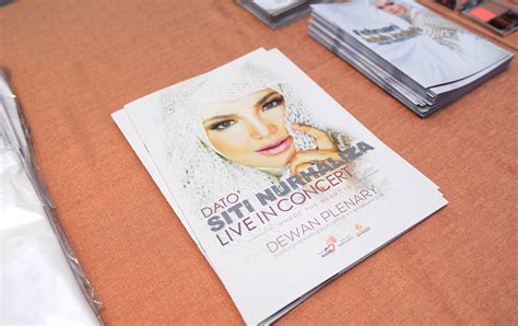 Dato' Siti Nurhaliza Live in Concert on Behance