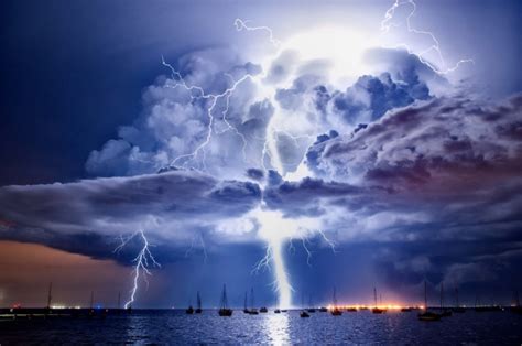 Впечатляющие фотографии молний