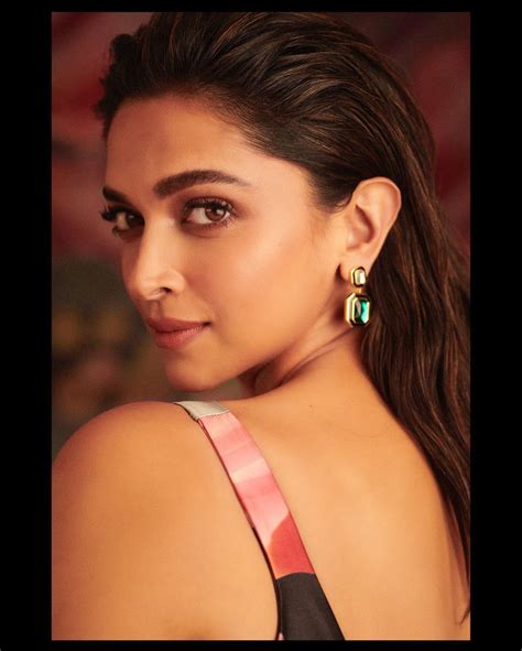 Deepika Padukone Live Stream Video and Photos 02/03/2023 • CelebMafia