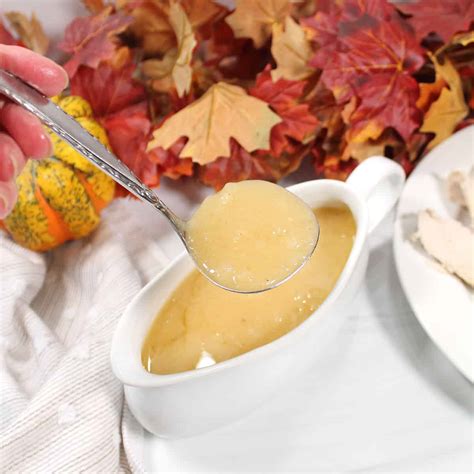 easy turkey gravy  drippings  kendra mayes blog