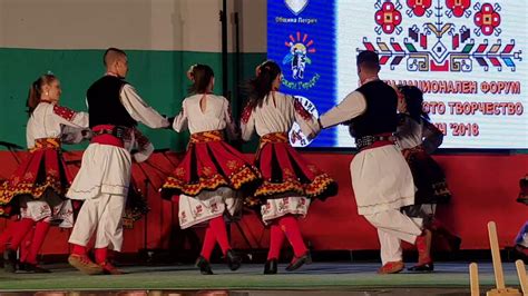 Фолклорен Ансамбъл "Гайтан" с. Първомай - YouTube