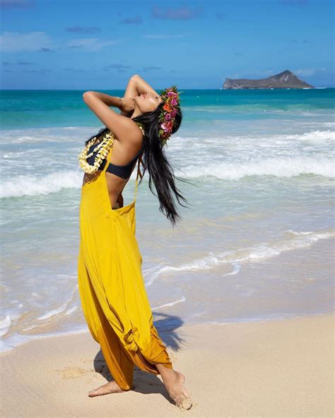nicole scherzinger  bikini   beach  hawaii instagram pictures