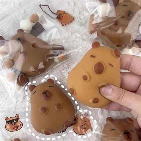 Cute Capybara Stress Relief Squeeze Toy Keychain Flexible Capybara
