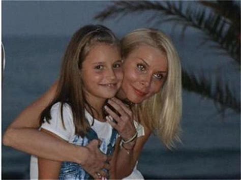 Щерката на Брендо проговори: Руса жена ме държеше в плен!