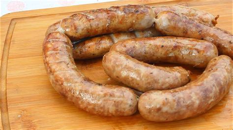 Самый легкий способ приготовить Колбаски для жарки! Сочные, нежные ...