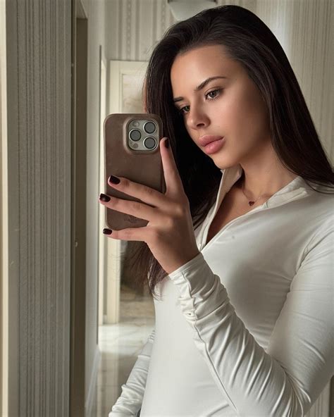 Emilia Arola | Do you want a kiss? 😘 | Instagram