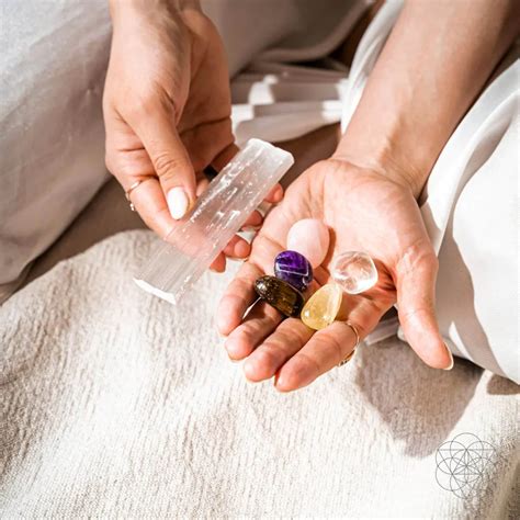 11 Healing Crystals for Thyroid (With Images)