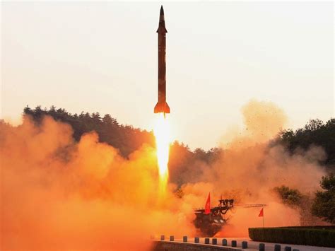 Запуск баллистической ракеты КНДР - УНИАН Фоторепортаж