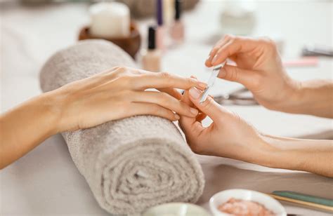 Soap Nails : la manucure la plus discrète de l’année - Elle