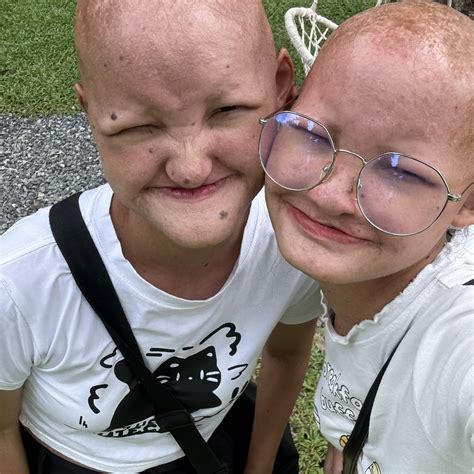 Post from poo&por twins