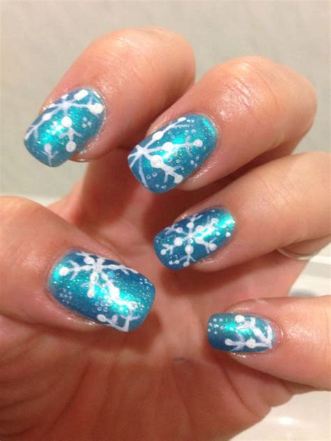 75+ Stunning Winter Nail Art Designs for the Christmas Holidays - HubPages