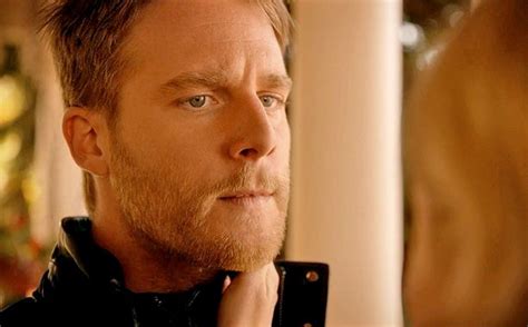 Brian meets Edward Morra's would-be assassin in exclusive 'Limitless' clip