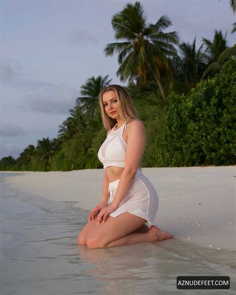 MARLENA SOJKA Feet - AZNudeFeet