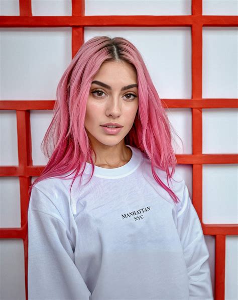 Fitness modelka, která vydělá přes sto tisíc měsíčně, ve skutečnosti