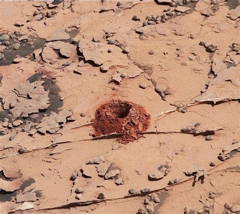 NASA's Curiosity Rover on Mars Just Snagged Its 1st Drilled Samples ...