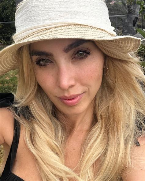 Carolina Novoa Arias added a new... - Carolina Novoa Arias