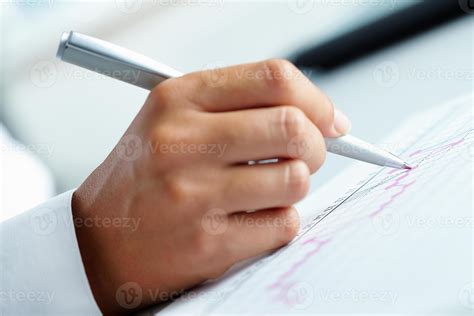 writing review  stock photo  vecteezy