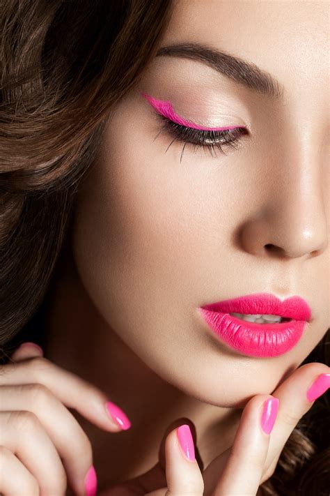 11 Pink Makeup Looks to Inspire Your Next Transformation