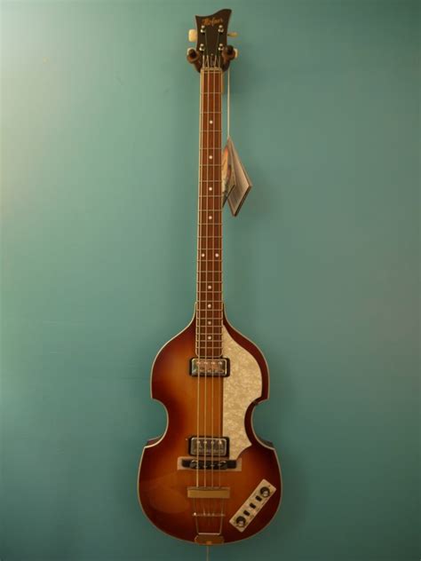 Hofner Bass Guitar Center