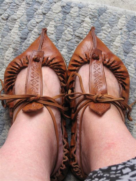 Create-A-Craft-A-Day: Leather Shoes From Bulgaria