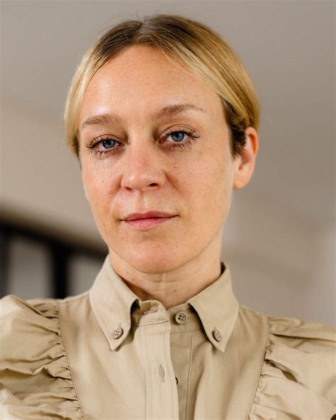 In haar nieuwste film ontstijgt stijlicoon Chloë Sevigny het keurslijf