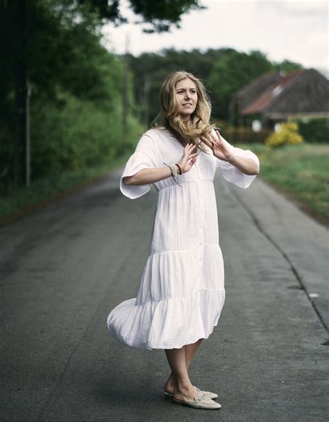 Sarah De Bie, mevrouw Wout van Aert: ‘Als ik nu iemand op tv een hand