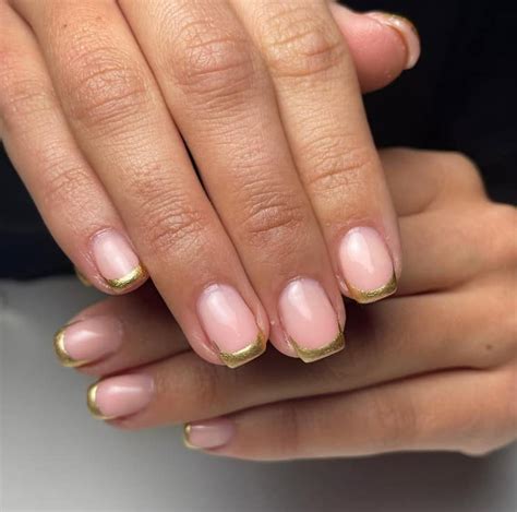 32 Trendy Designs For Short Square Nails We’re Obsessing Over