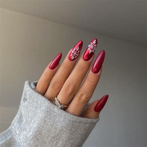 Pin by A E S T H E T I C S on ɴᴀɪʟs | Xmas nails, Winter nails, Gel nails