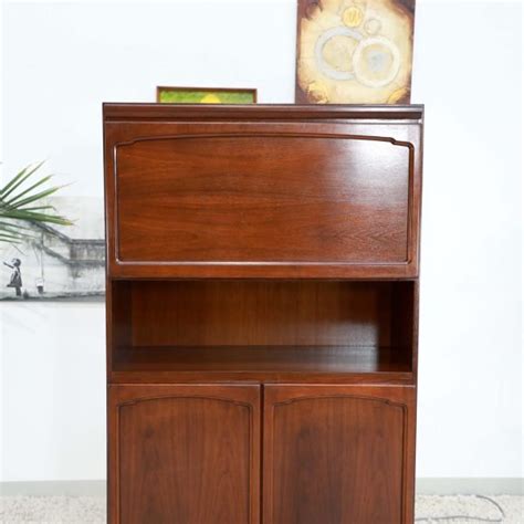 Vintage cocktail cabinet | Retro style