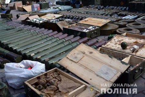 Поліцейські Донеччини виявили склади з тисячами боєприпасів