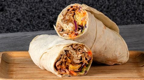 The Untraditional Meat That's Popular For Israeli Shawarma