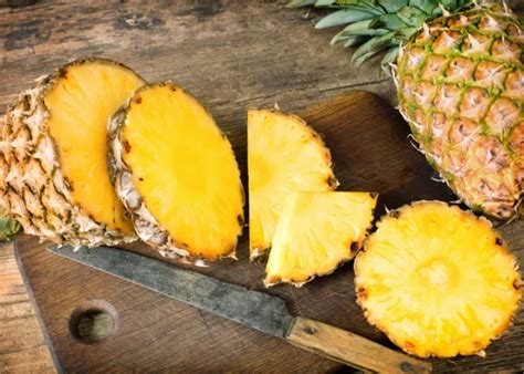 15 Pineapple Cutting Hacks That Actually Work