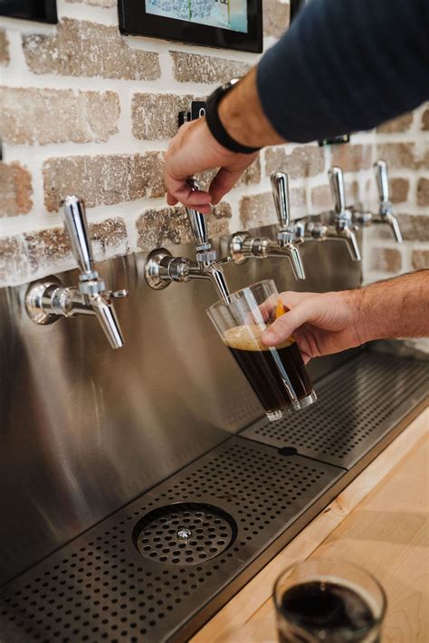 Overcome Labor Shortages in the Beverage Service Industry