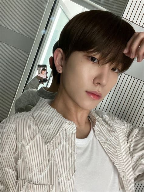 TNX on Twitter | 브라운