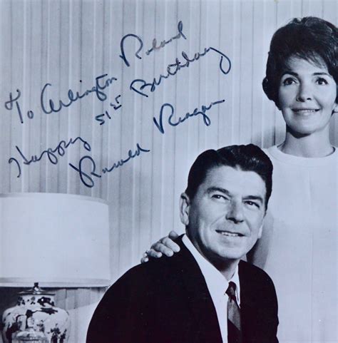 Beau portrait dédicacé de Ronald Reagan avec son épouse by Reagan