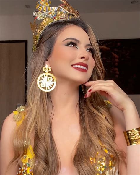 Estefanía Correa Guerrero | Selfie time 🫶🏻 en Bogotá 🙂‍↔️ | Instagram