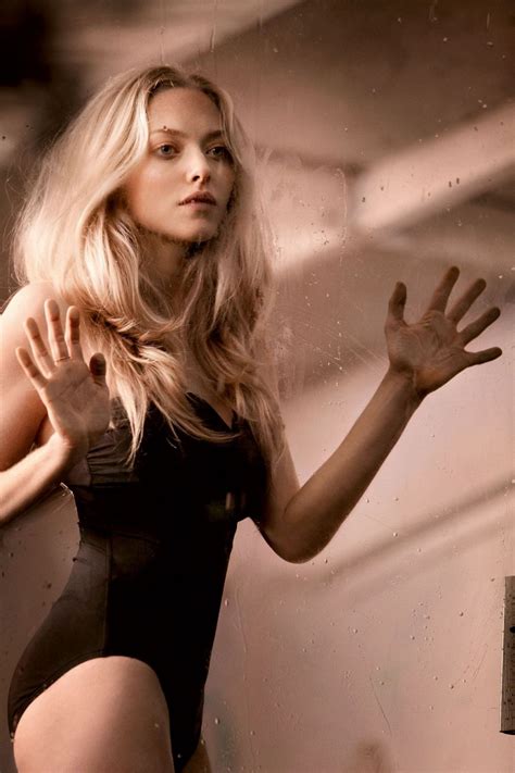 AMANDA SEYFRIED for Esquire Magazine, April 2010 – HawtCelebs