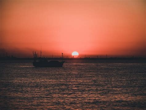 top  beaches  gujarat    visit   vacation veena