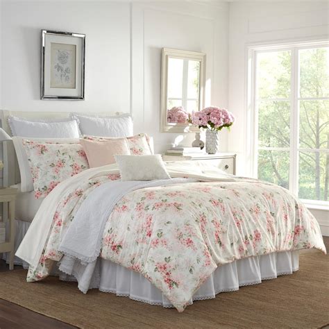 Amazon.com: Laura Ashley - Twin Comforter Set, Plush Velour Micromink