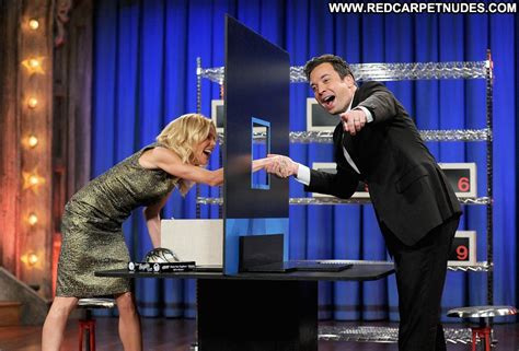 Late Night With Jimmy Fallon Julie Bowen Babe High Resolution Posing ...