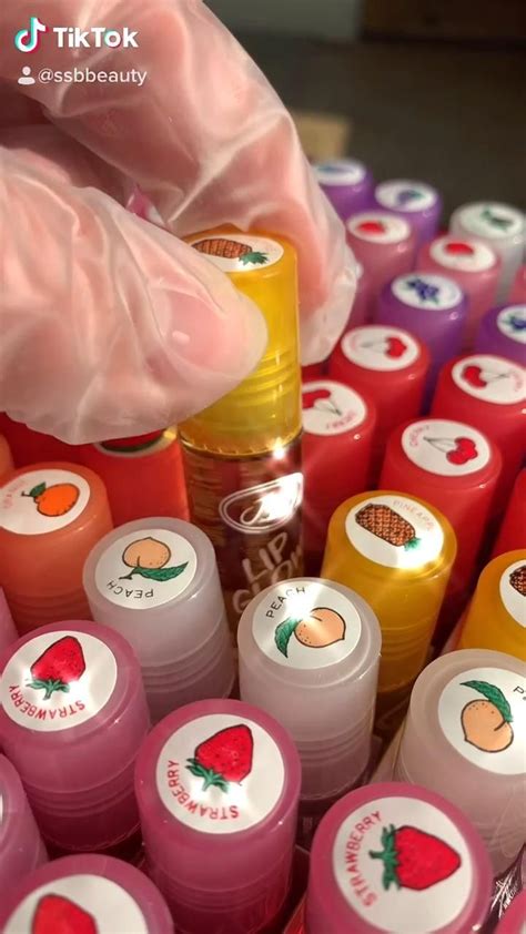 packing orders!💕🤩 [Video] | Lip gloss, Diy lip balm, Body care recipes ...